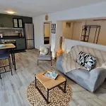 Poolhouse Estrelasdourada Apartamento *