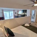Apartamento Poolhouse Estrelasdourada