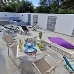 Poolhouse Estrelasdourada Apartamento *