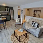 Poolhouse Estrelasdourada Apartamento *