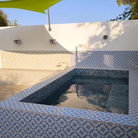 Poolhouse Estrelasdourada Apartman