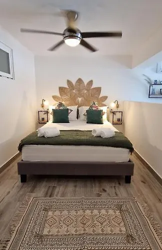 Poolhouse Estrelasdourada * אלבור