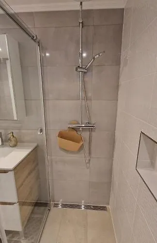 Poolhouse Estrelasdourada אלבור