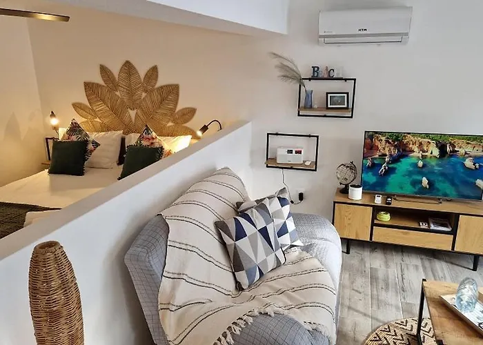 Poolhouse Estrelasdourada אלבור