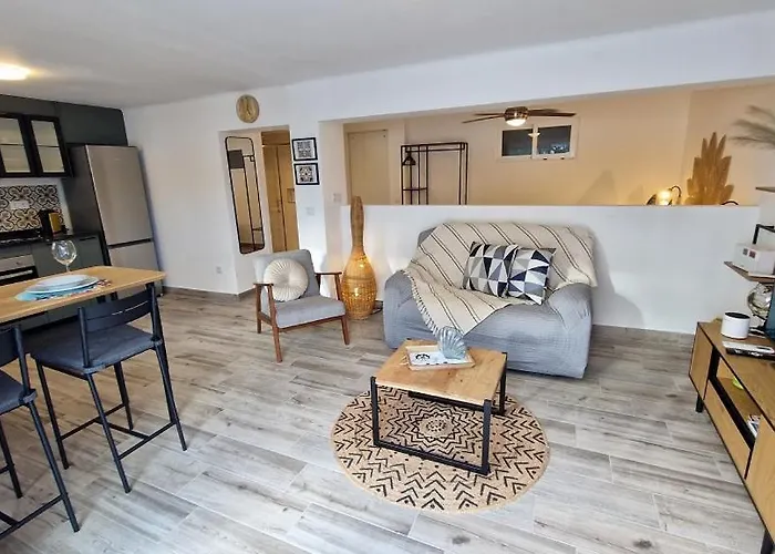 Poolhouse Estrelasdourada * אלבור