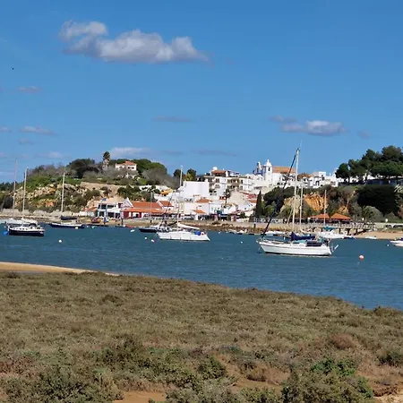 Pool House Estrelas Dourada * Alvor