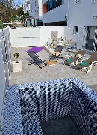 Pool House Estrelas Dourada Apartment *