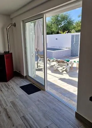 Pool House Estrelas Dourada * Alvor
