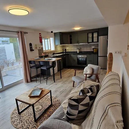 Apartment Poolhouse Estrelasdourada