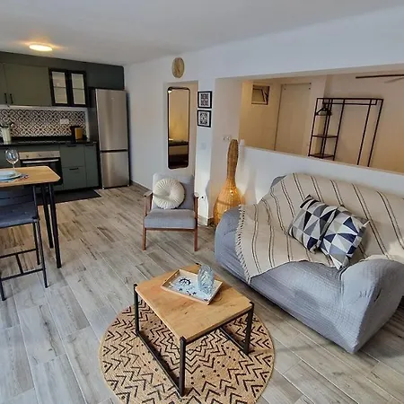Pool House Estrelas Dourada Apartment *