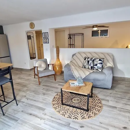 Apartment Pool House Estrelas Dourada *