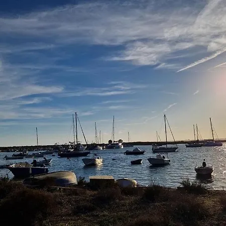 Pool House Estrelas Dourada * Alvor