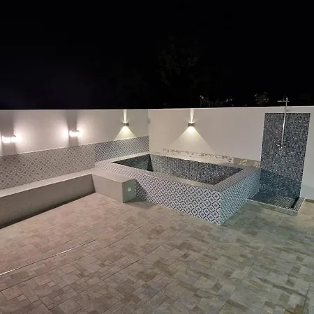 Pool House Estrelas Dourada Alvor
