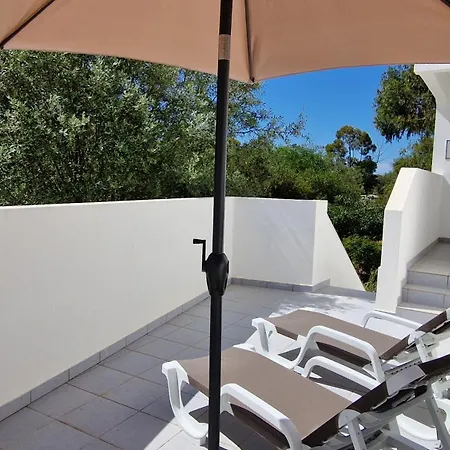 Pool House Estrelas Dourada Alvor