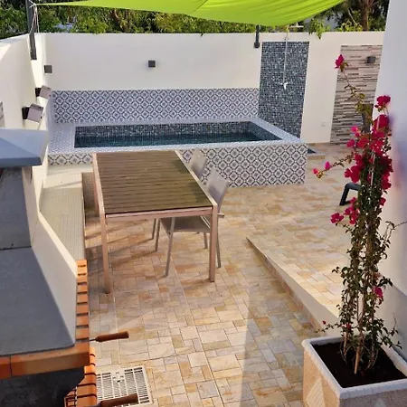 Pool House Estrelas Dourada *