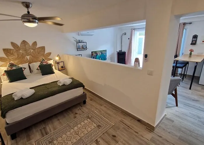 Poolhouse Estrelasdourada *