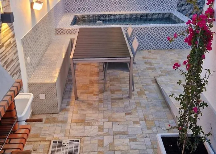 Poolhouse Estrelasdourada Daire